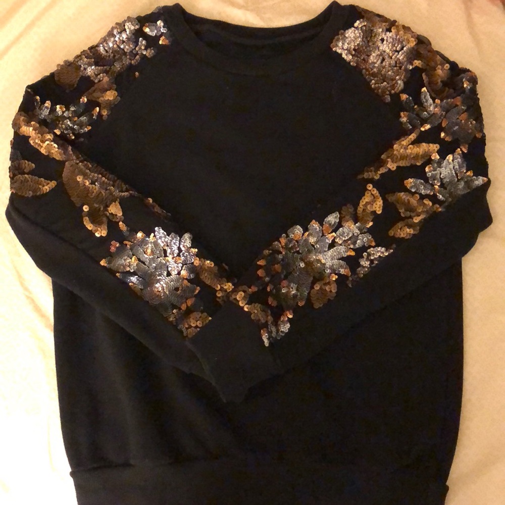 Sweatshirt with sleeve details (shinning deco)